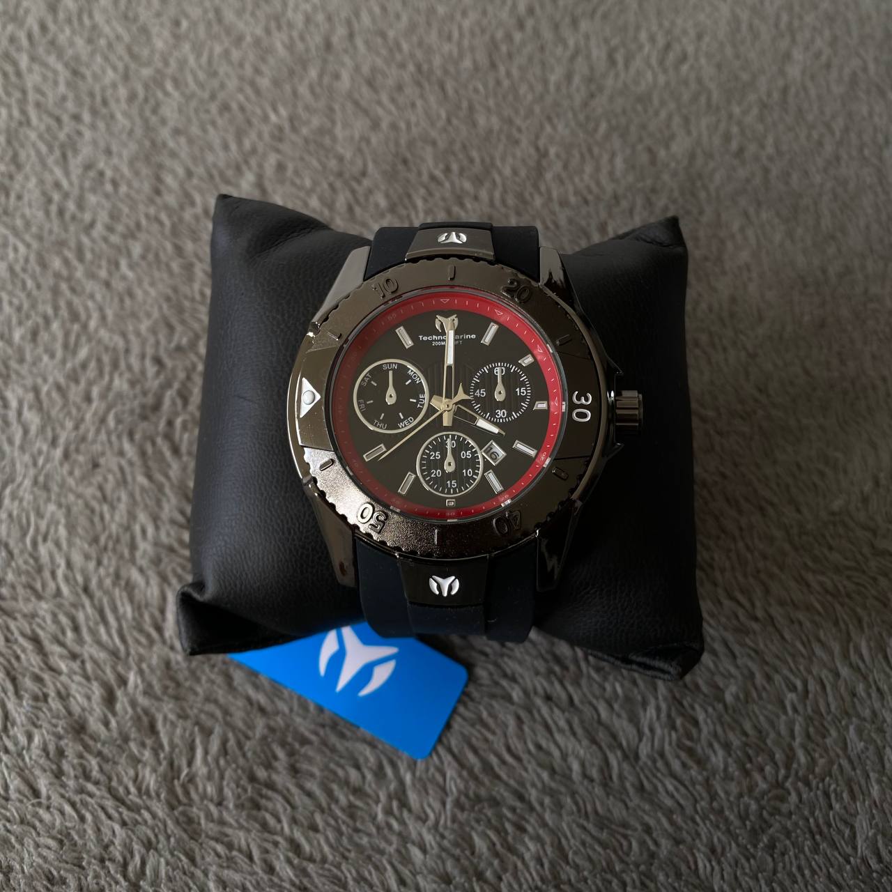 Technomarine UF6 2025 Negro Tablero Negro - Rojo + Caja de lujo