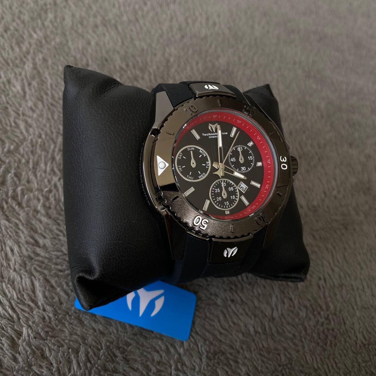 Technomarine UF6 2025 Negro Tablero Negro - Rojo + Caja de lujo - Imagen 5
