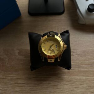 Technomarine 520002 Negro – Tablero Dorado + Estuche de lujo